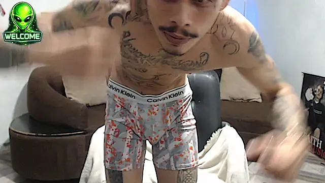Вебкам-шоу alpha_zom