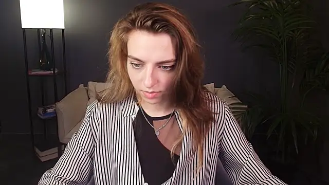 Show modela CherryCl0ud na web-kameri