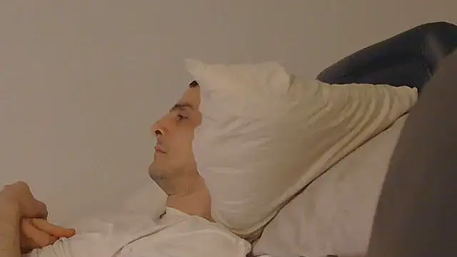 BetaGuy25 élő XXX-chatje