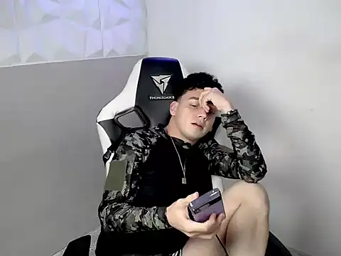 Mathias_twinkk Adlı Modelin Web Kamerası Şovu