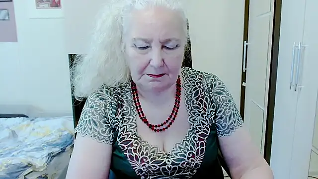 Chat XXX en directo de GrannyAlisa