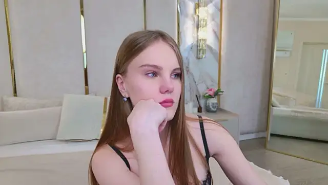 Lili_Lohan 即時 XXX 聊天