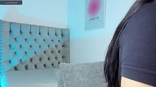 eva_cutee_'s Live Chat Room