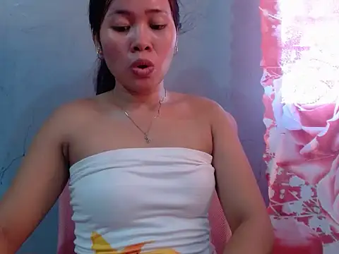 Creamy_Pussy21xx 现场XXX聊天