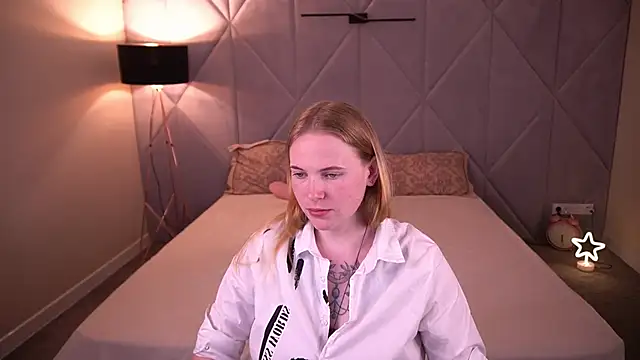 NikkyReyyy's Live XXX Chat