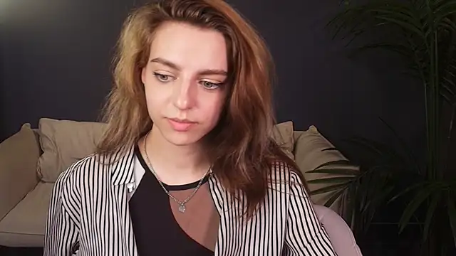 Show modela CherryCl0ud na web-kameri