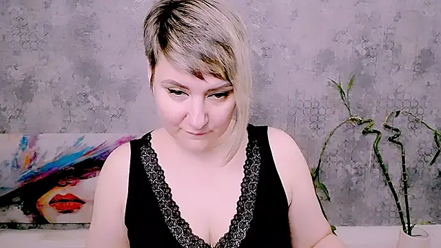 Djullia Adlı Modelin Canlı XXX Sohbeti