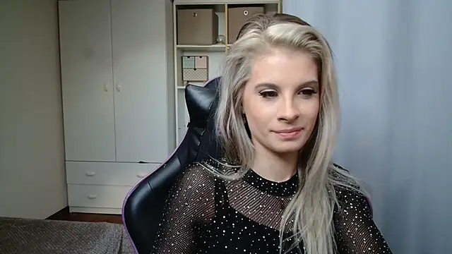 KristineGlow Chat XXX in diretta