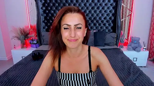 Rebecca_Diamond Adlı Modelin Canlı XXX Sohbeti