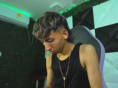 charly_joseph's Live XXX Chat
