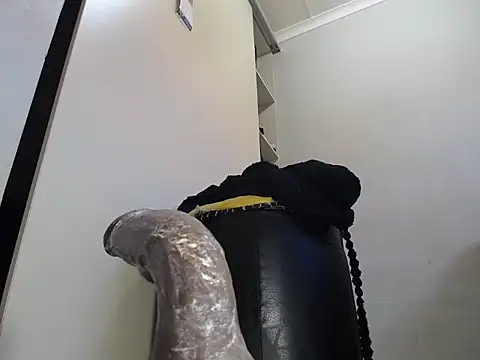 KinkyJXxX live XXX chat