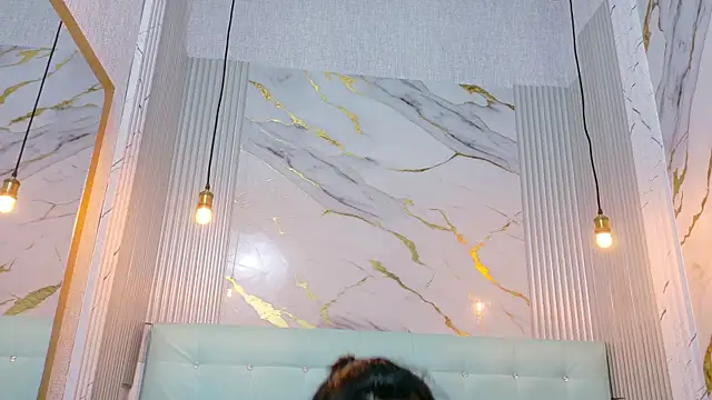 Chat +18 de QueenSallyDesire ao vivo