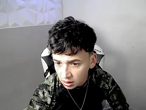 Show modela Mathias_twinkk na web-kameri