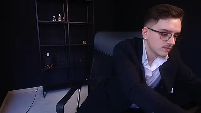 FelixStarkk 라이브 XXX 채팅