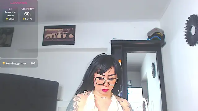 Онлайн чат XXX Vicky_hotmilf