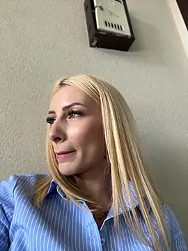 AngieShae's Live XXX Chat