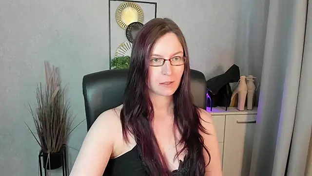 Chatroom XXX en direct de emmaxDelight