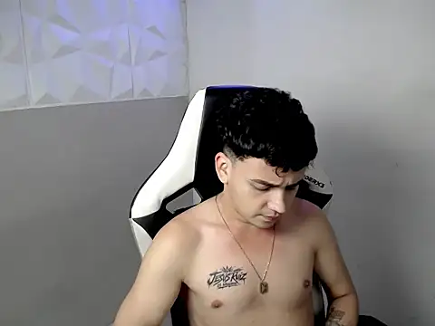 Czat XXX na żywo – Mathias_twinkk