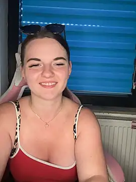SecretSarah – Live XXX-chat