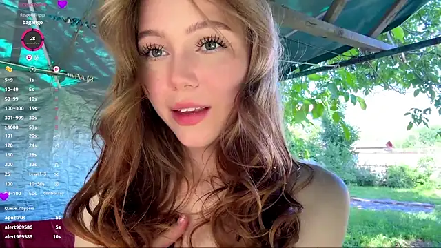 AlberthaBudd Show in webcam