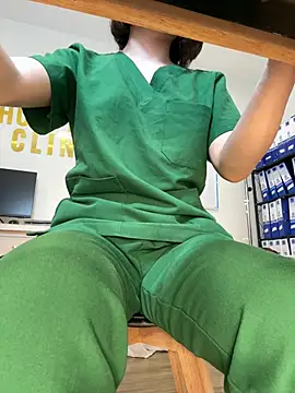 secretly_masturbating Show in webcam