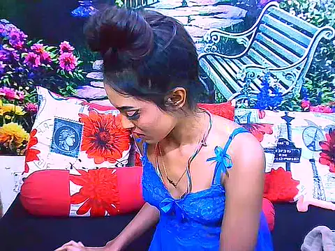 IndianPretty14u2Luv live XXX chat