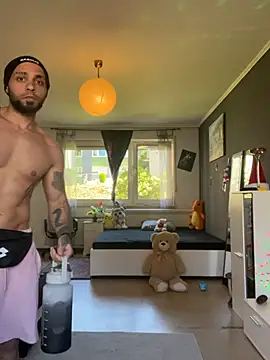 Mohdollmen's Live XXX Chat