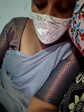 Pokazy przed kamerką – Tamil_Hot_HoneyBee