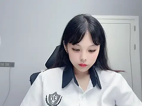 Mia8888: онлайн-секс-чат