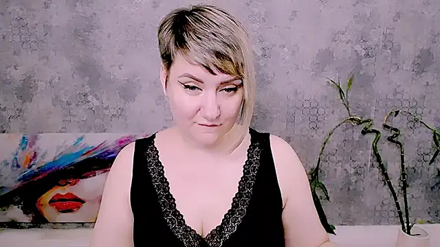 Djullia Live XXX-Chat