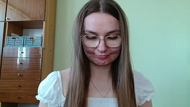 LooveELLYx Chat XXX live