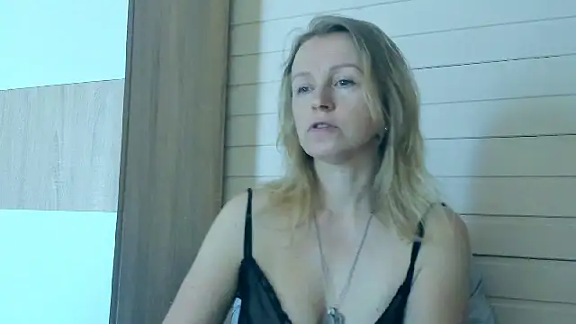 دردشة I_AM_MILF الجنسية المباشرة