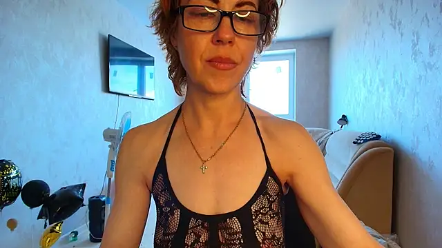 LioraWeiss' Live XXX Chat
