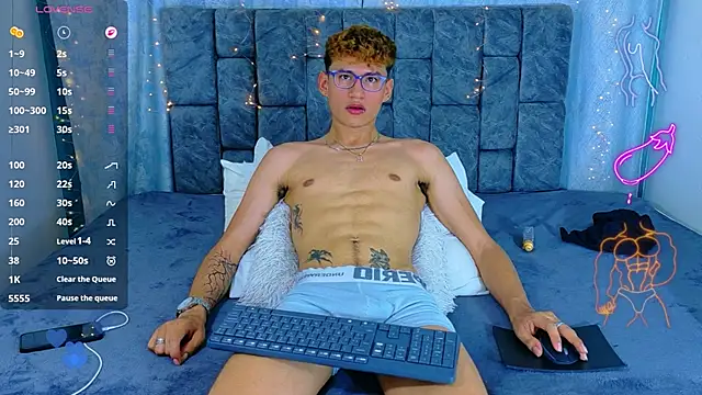 NicolasTorrez লাইভ XXX চ্যাট