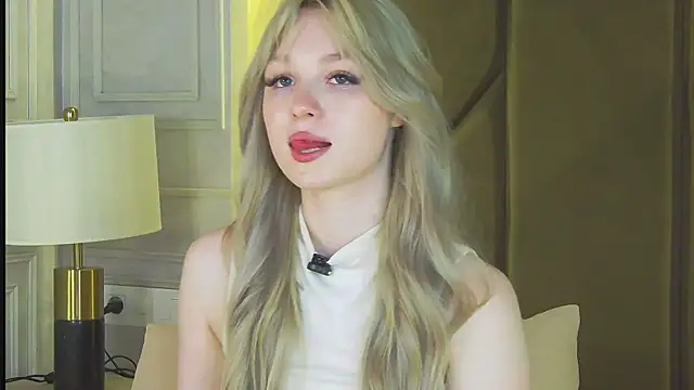 دردشة Shy_Barbie الجنسية المباشرة