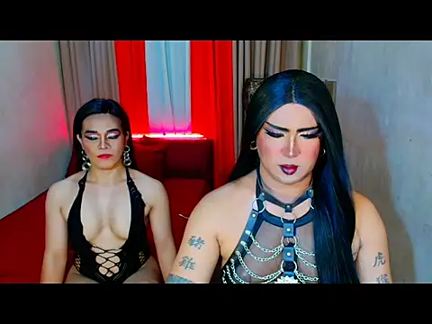 Incredible_Shemale: διαδικτυακό σόου στην κάμερα