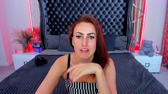 دردشة Rebecca_Diamond الجنسية المباشرة