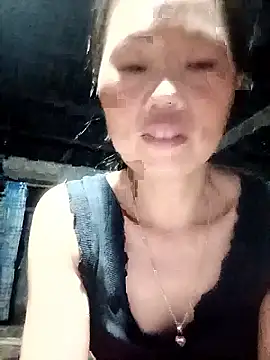 Queen-wetpussy webkamerás műsora
