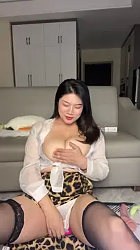 mo-mo-69 网络视讯表演