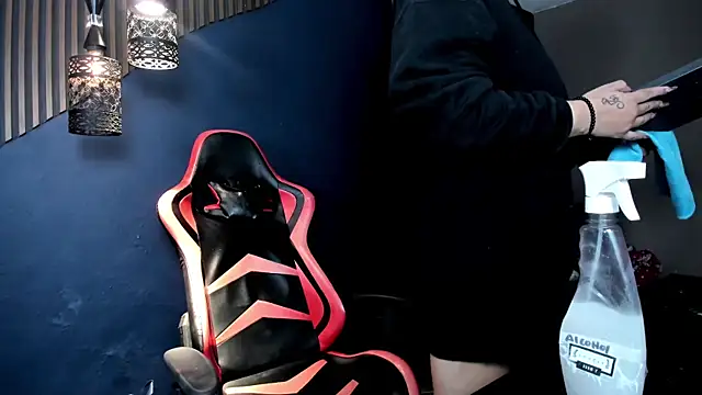XXX chat uživo modela NaomySakura