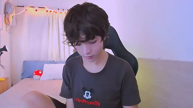 Sweet_Allan Show in webcam