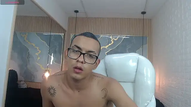 maximiliano_hotdevil Webcam Show