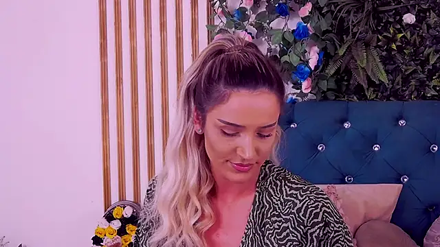 Czat XXX na żywo – CherryMuse_