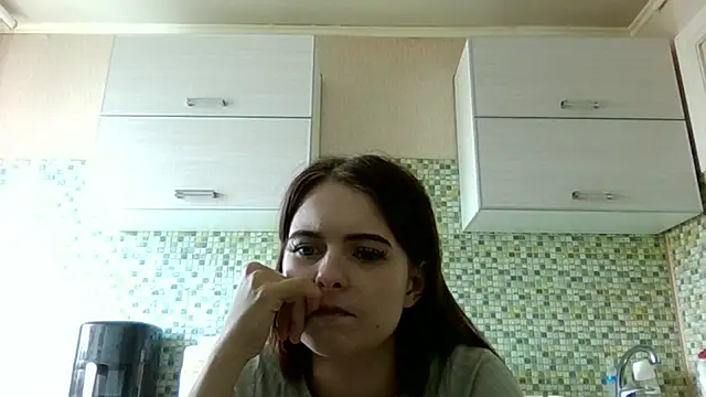 KikiAmino Chat XXX in diretta