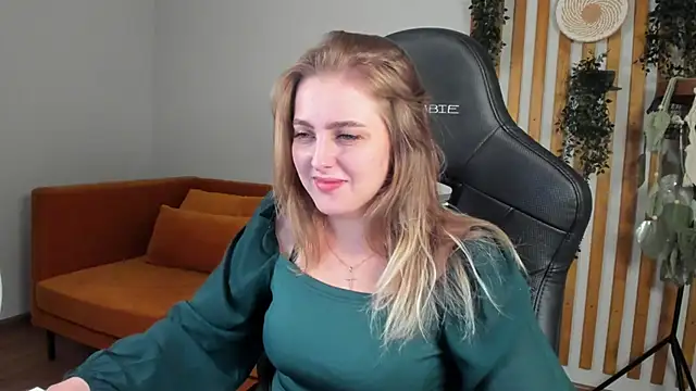 EllaBells' Live XXX Chat