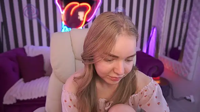 EmilySunshineS' Live XXX Chat