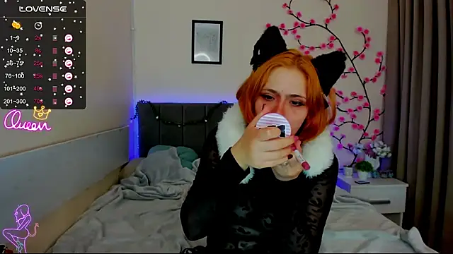 DellaRows Chat XXX live