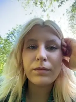 Czat XXX na żywo – Flora_LifeSecret