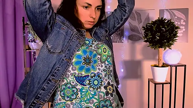 دردشة MartaEdams الجنسية المباشرة