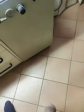 TAMI61 élő XXX-chatje